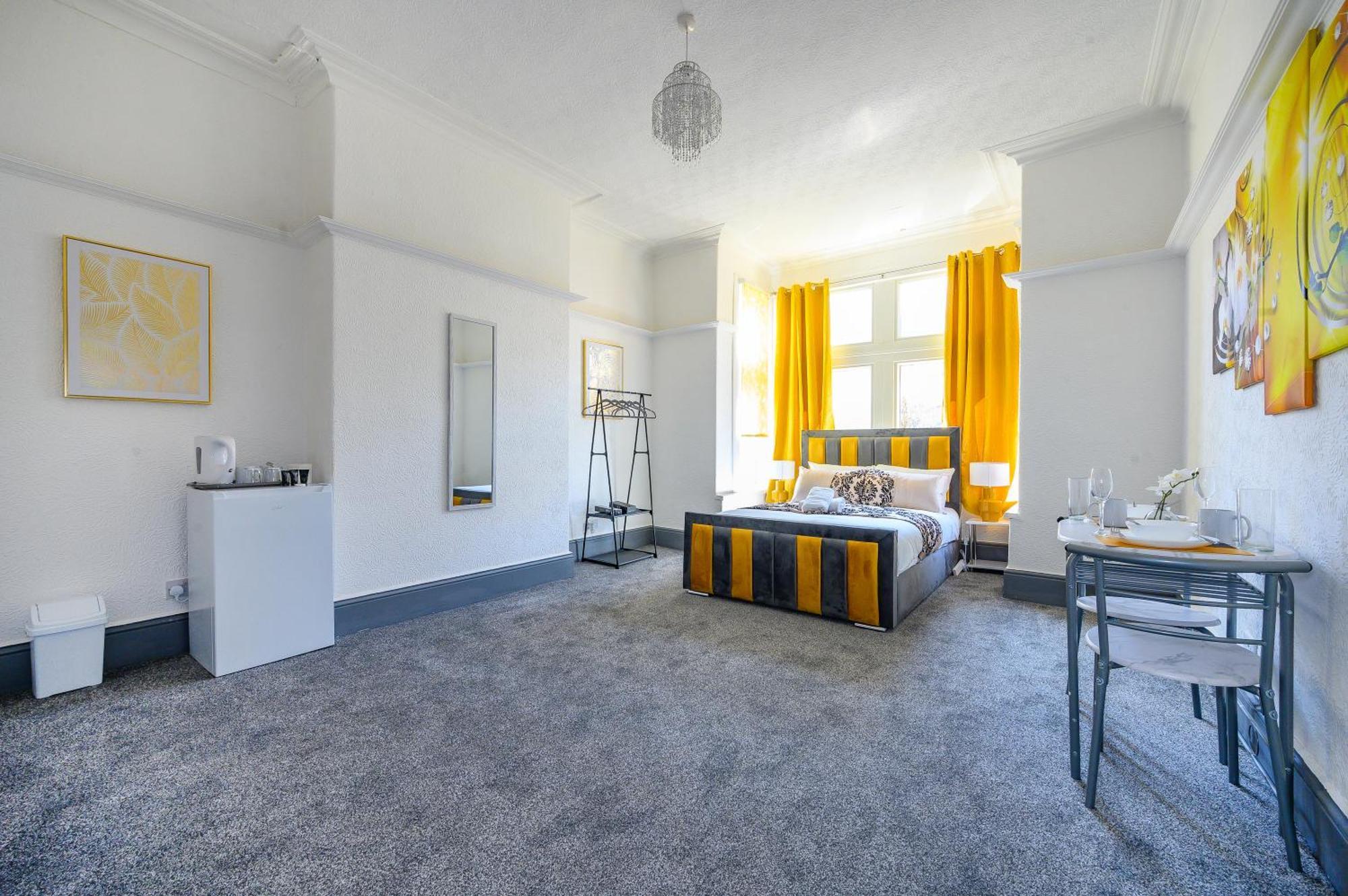-Rf7H- For Your Relaxed & Cosy Free Parking Leeds  Eksteriør bilde